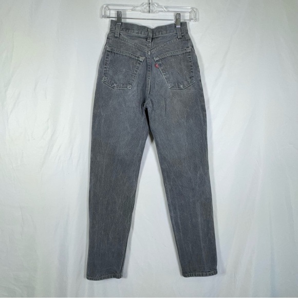 Levi’s Women’s Vintage 80’s High Rise Stonewashed Gray Button Fly Jeans - Picture 3 of 7
